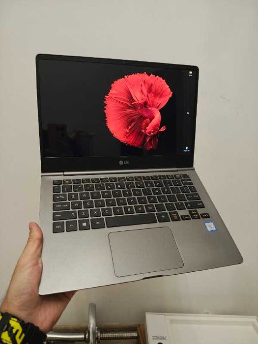 LG Gram 13 Touch – 256GB, Intel i5-8Gen, 8GB, сенсорный, Карманный