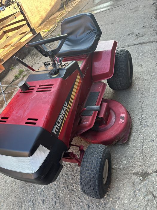 Tractor tuns iarba / gazon Murray motor Briggs & Stratton 12.5 CP