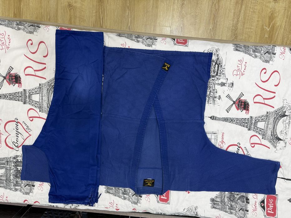 Продаётся кимоно дзюдо