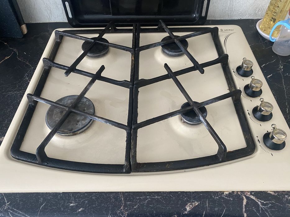 Продам электрическую духовку и варочную поверность