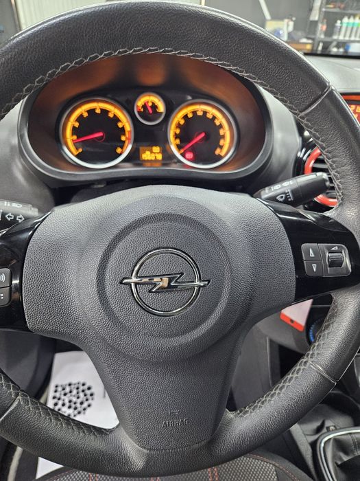 Vad  opel corsa din 2010