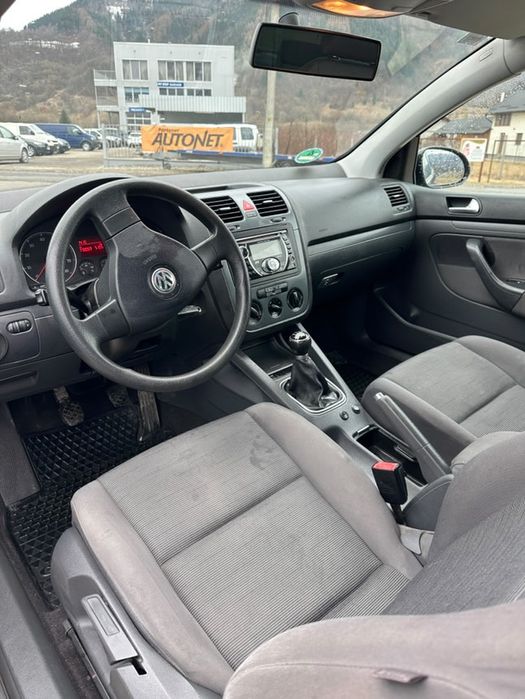 Vand sau schimb Golf 5