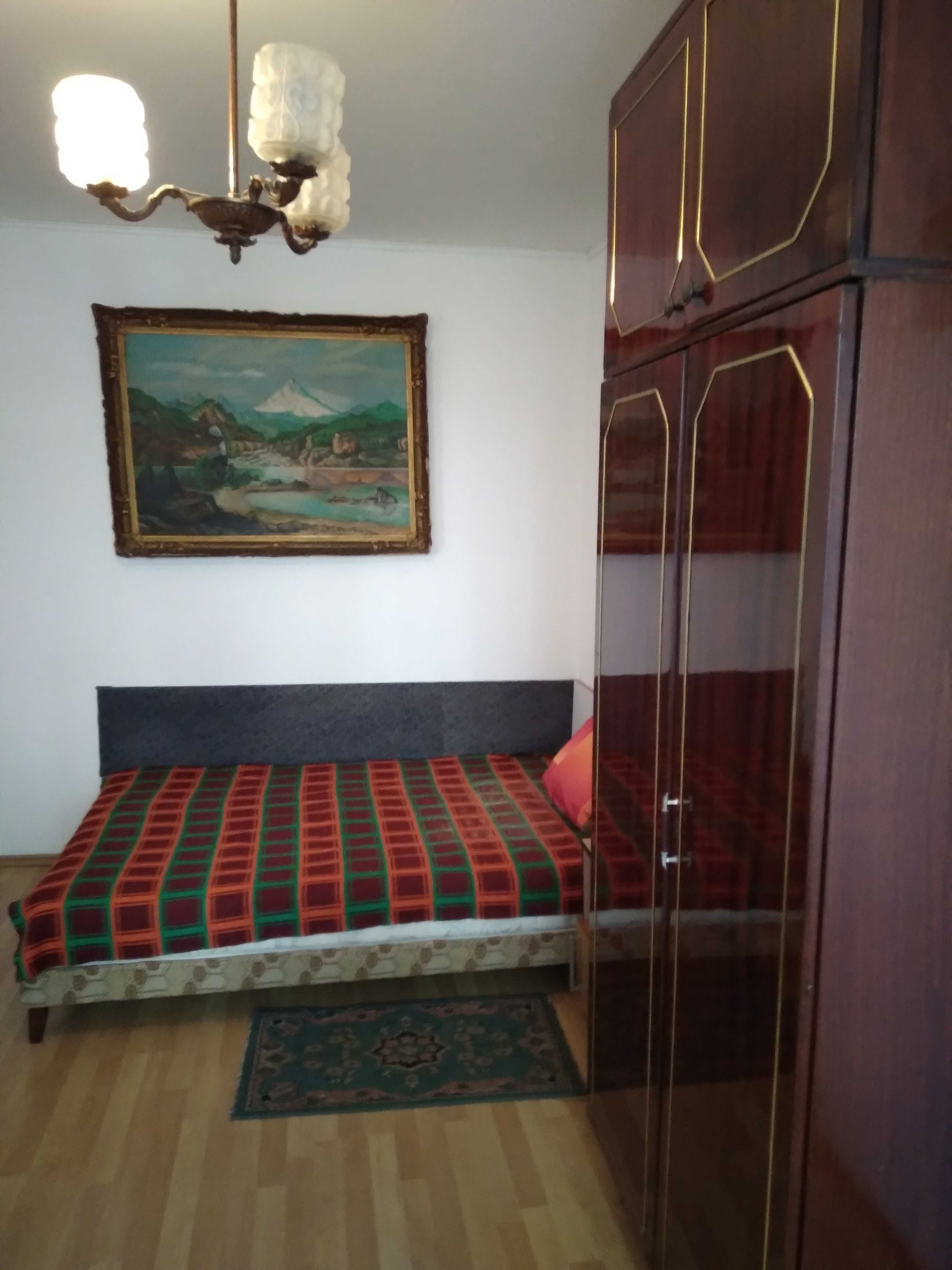 Închiriez apartament cu doua camere