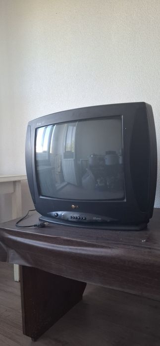 Продаю телевизор LG