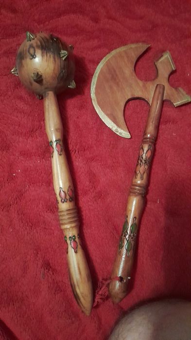 vand 2 piese de colectie vintage din lemn - buzdugan si secure