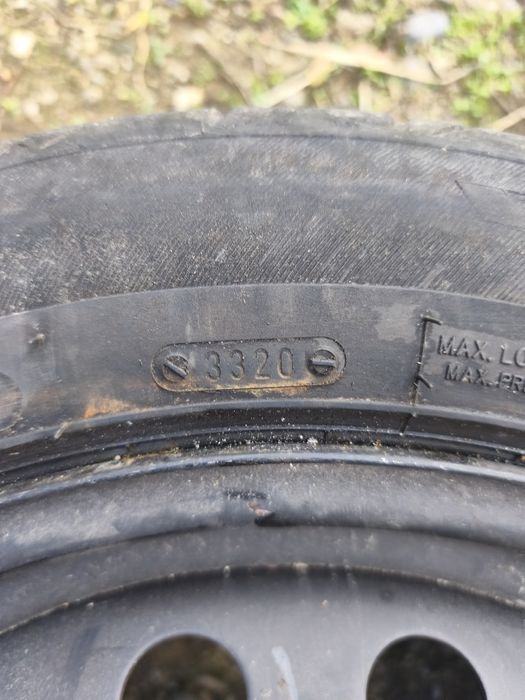 Гуми с джанти Тойота Аурис,2бр. Гуми с джанти Волво