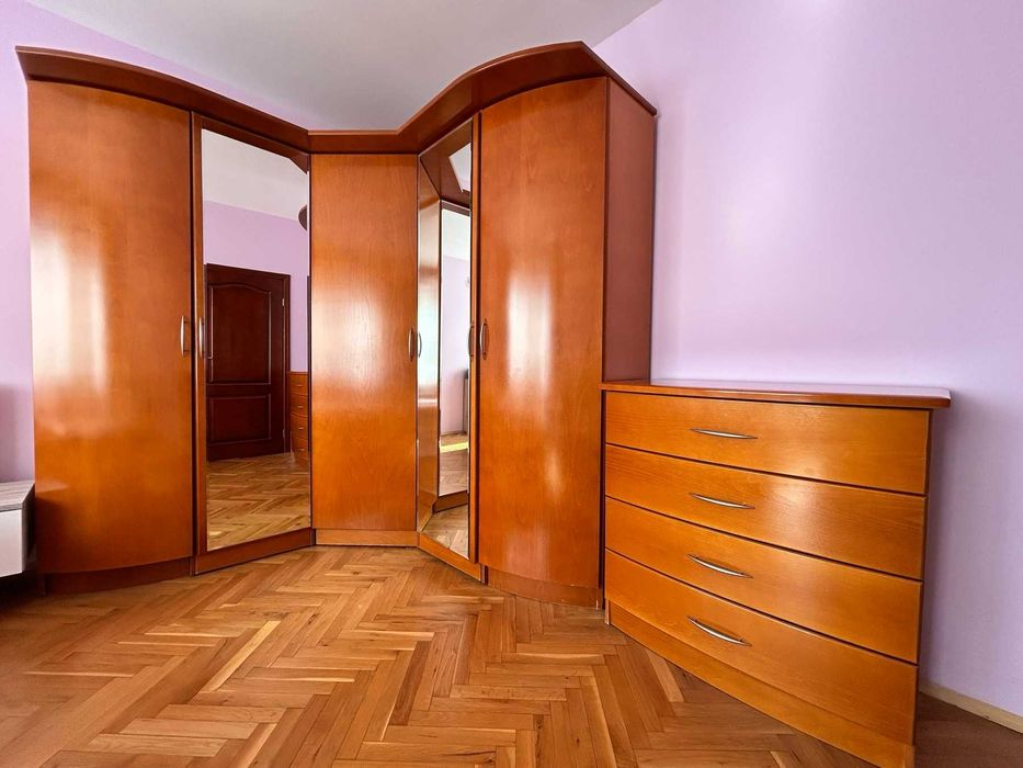 Ъглов гардероб + скрин (естествен фурнир)