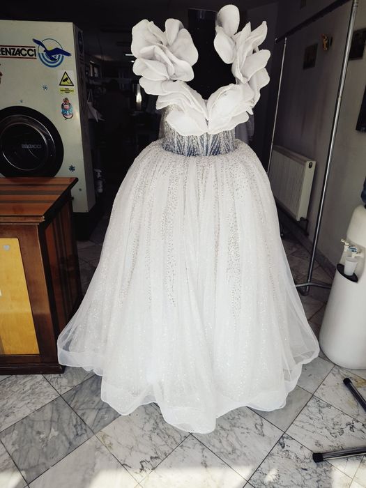 Vand Rochie de mireasa model deosebitit