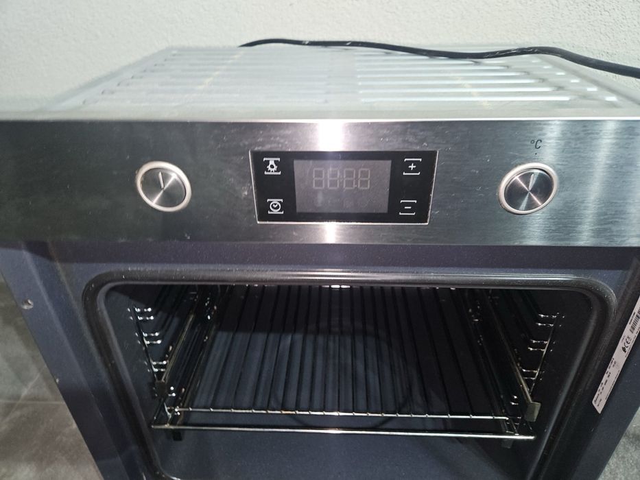 Висок клас фурна за вграждане ,,Bauknecht”