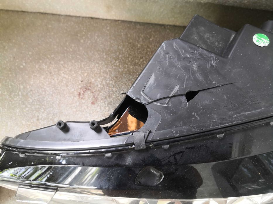 Фар Citroen DS7 crossback Bi-Xenon ляв Оригинален