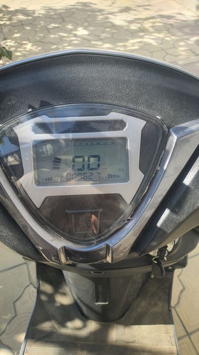 Skuter benzin  650km yurgan