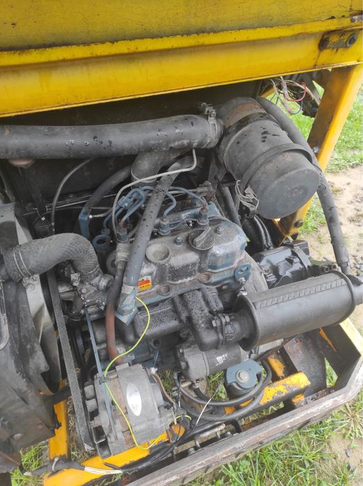 mini excavator kubota motor in trei pistoate