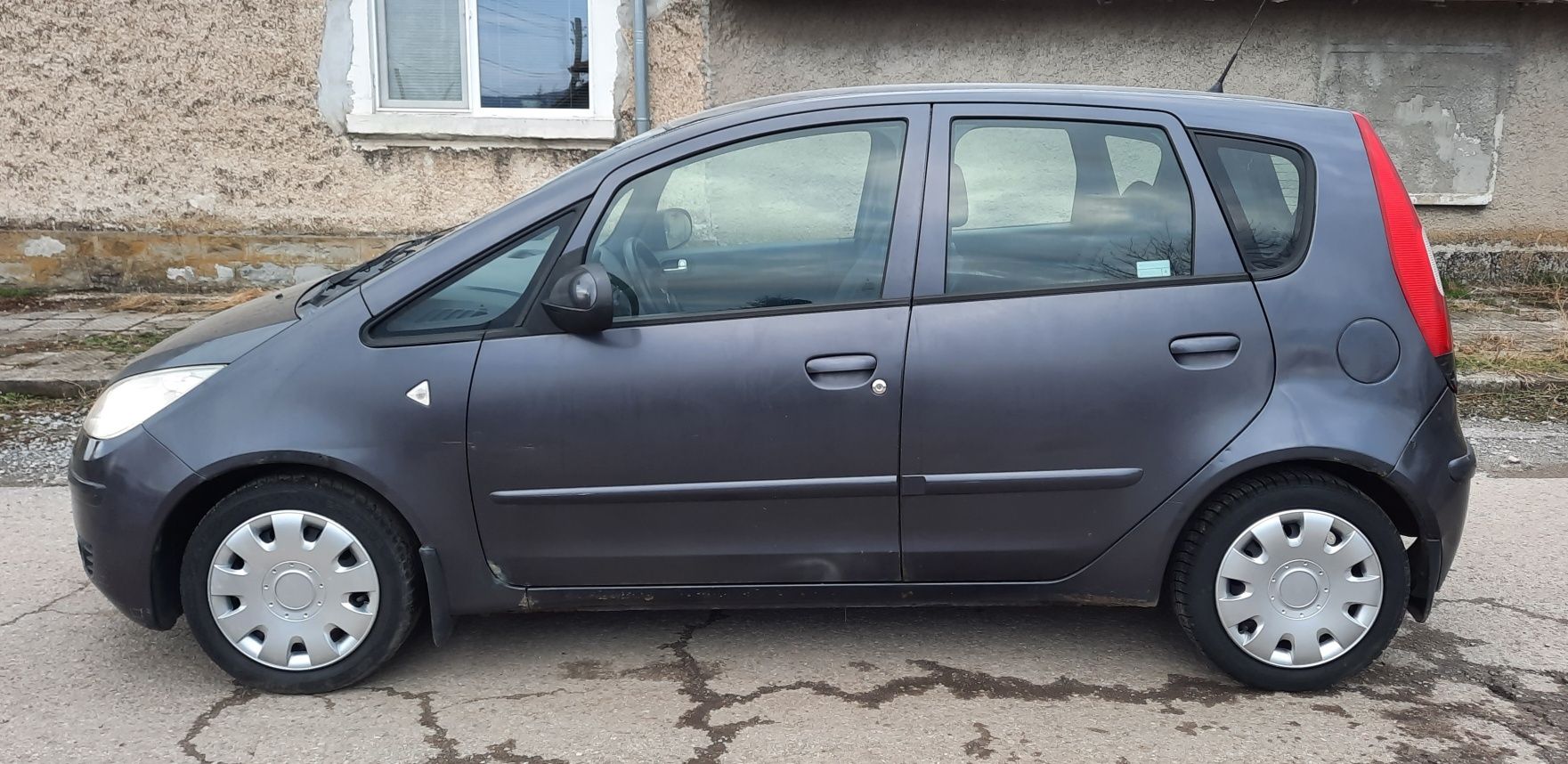 2200лв. Mitsubishi Colt 2005 г.1.3i 95кс