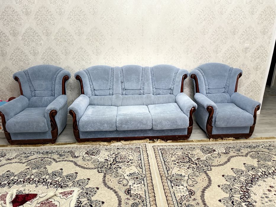 Диван екі креслосымен сатылады