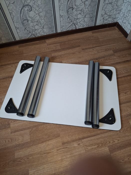 Стол  обеденный в кухню