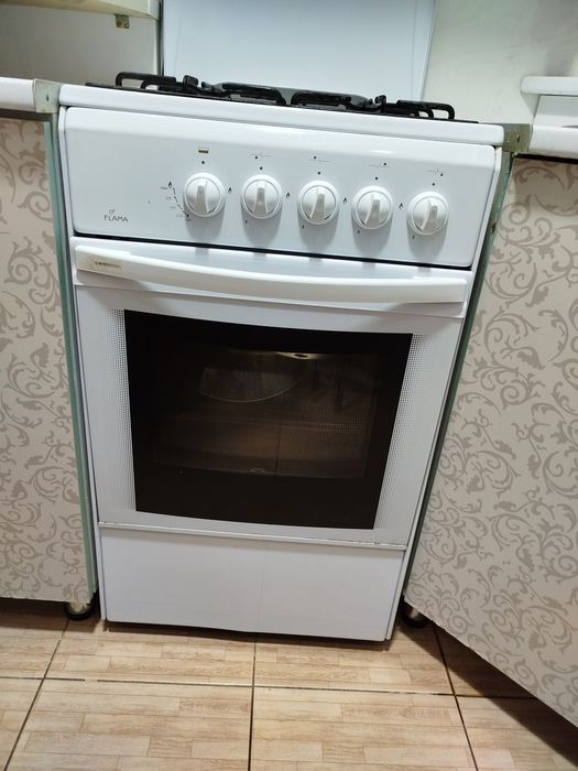 Продам газовую плиту