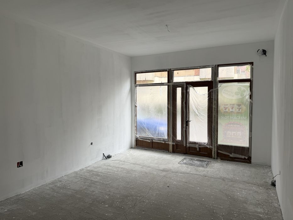 Spatiu 24 mp +  350€  str Spania nr 9