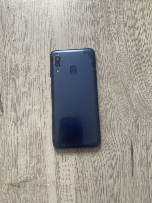 IPad și Samsung Galaxy A20e pentru piese