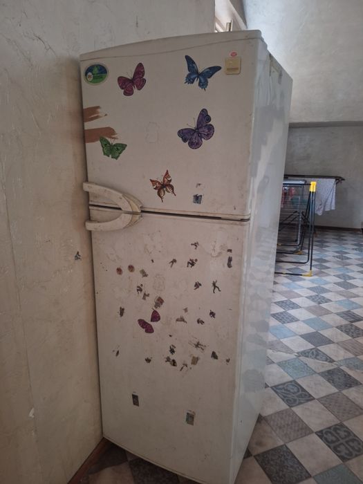 Холодильник сатылады