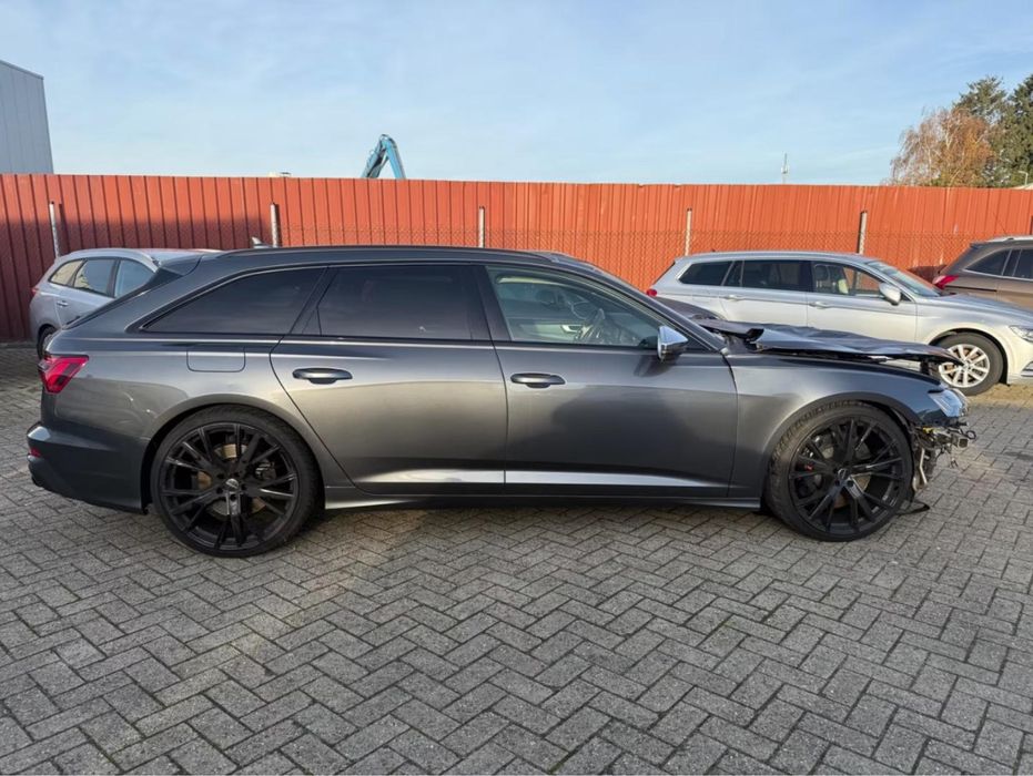 Audi S6 C8 2020 Hybrid avariat 349 cai