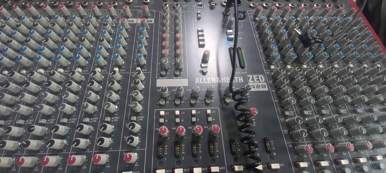 Микшерный пульт Allen & Heath СРОЧНО ZED-428