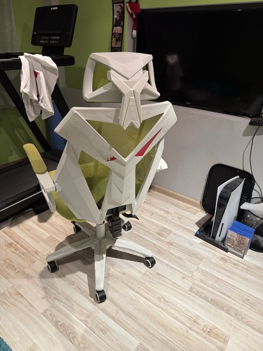 Бюро със стол без забележки