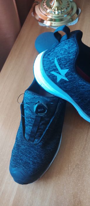 Pentru muncă, pantofi sport