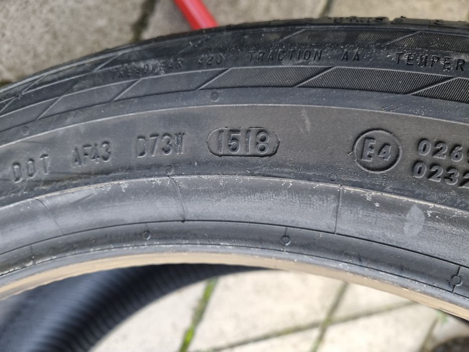 Vând 2 anvelope vara noi 265 40 21 Continental