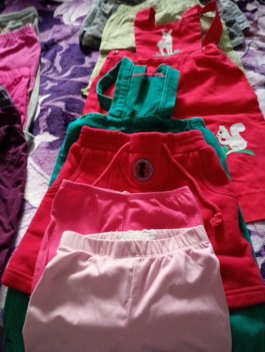 Vând pantaloni pentru fetițe set de 10 buc.la 85 lei