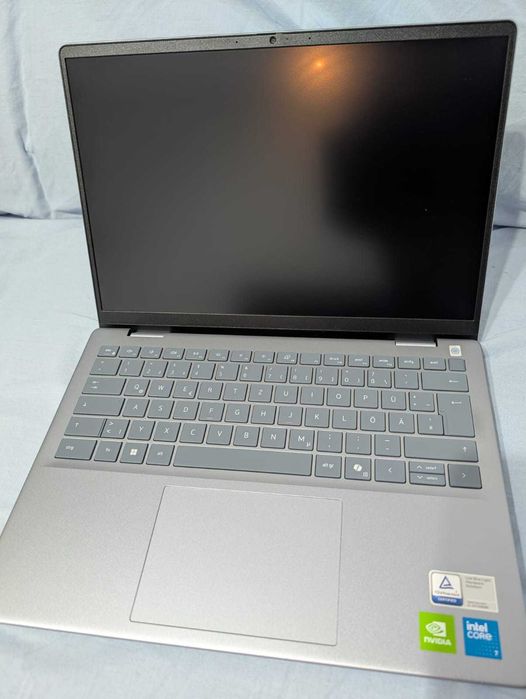 Laptop Dell Inspiron 5440 14 2.2K I7 150U 16GB DDR5 1TBSSD MX570 Win11