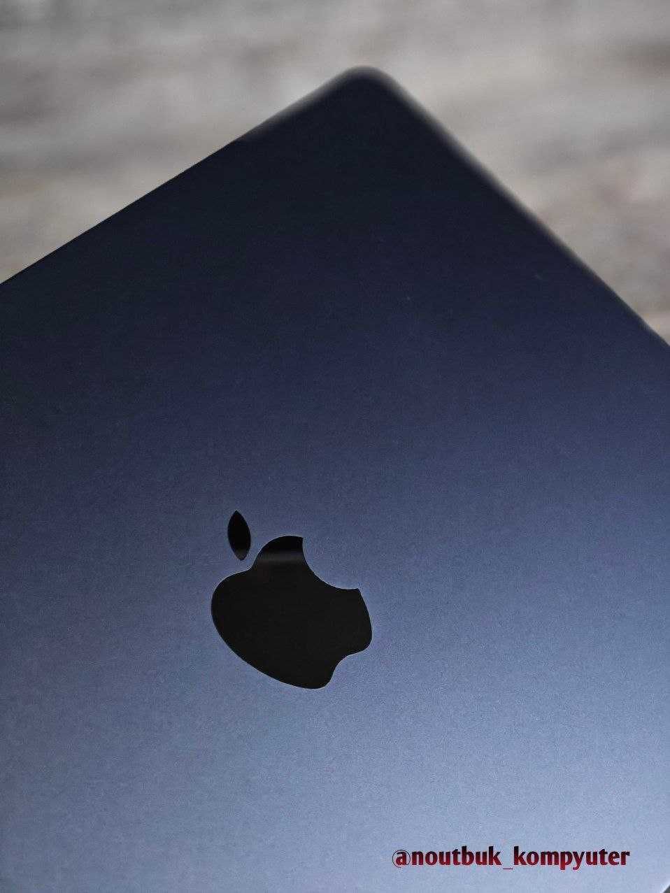Apple Macbook Air M2