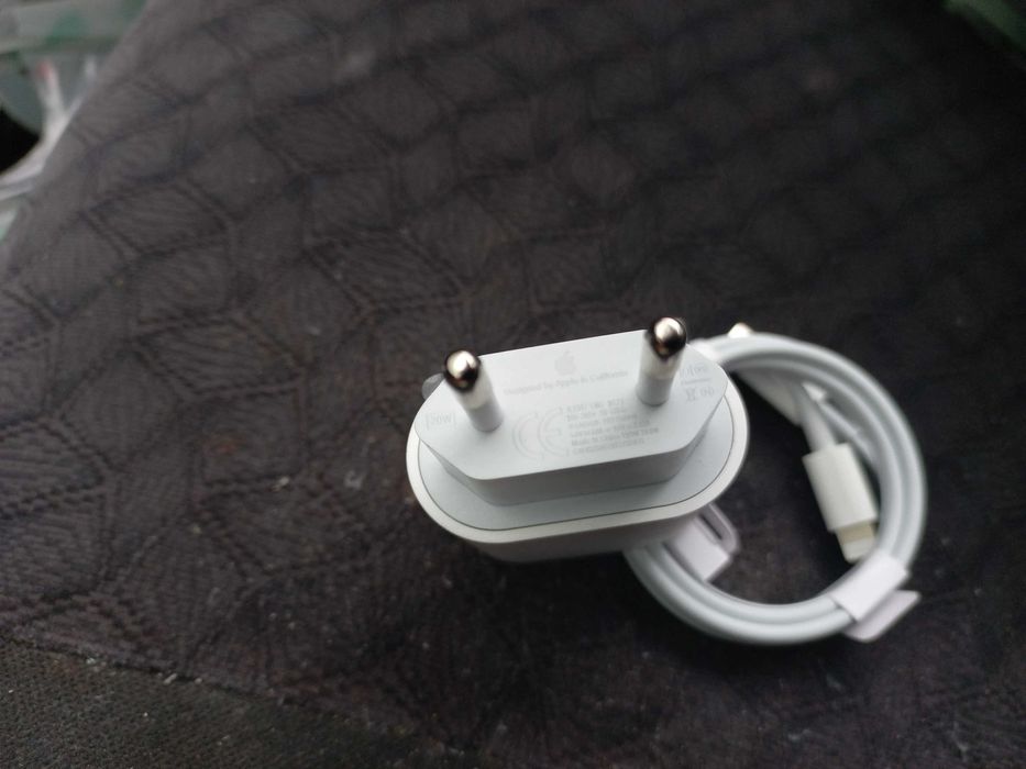 Incarcatot Apple iPhone Fast Charge 20w + Cablu Usb C- Lightning Usb C