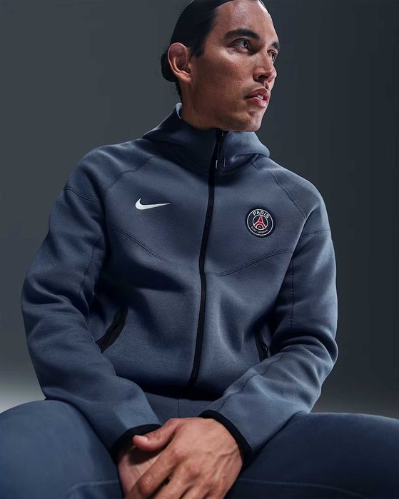 Nike Tech Fleece Paris Saint Germain Спортен Екип
