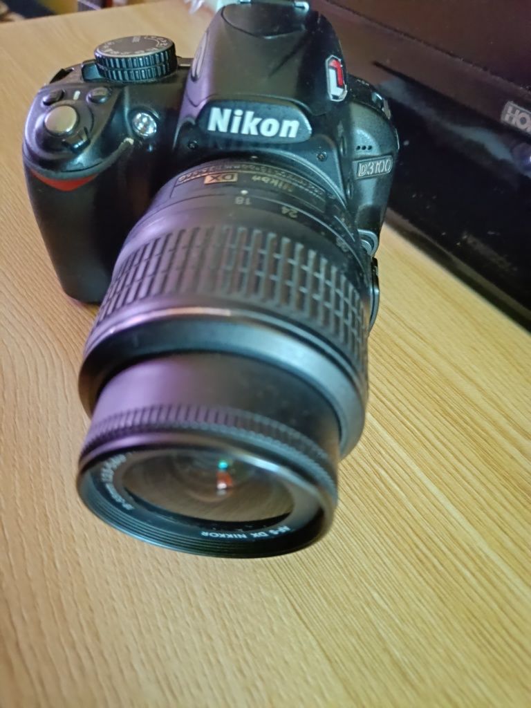 Nikon d3100 + 2 obiecte: 18-55mm, 70-300mm+ 2 acumulatori + încărcător