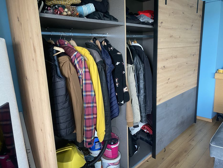 Dulap  cu uși glisante