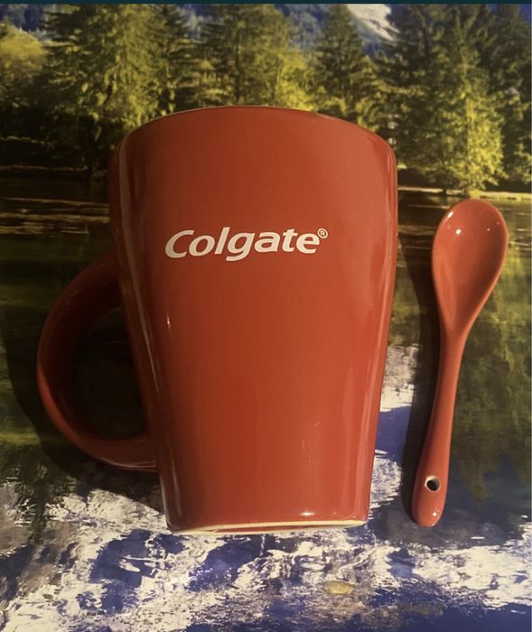 Cană cu sigla Colgate + linguriță
