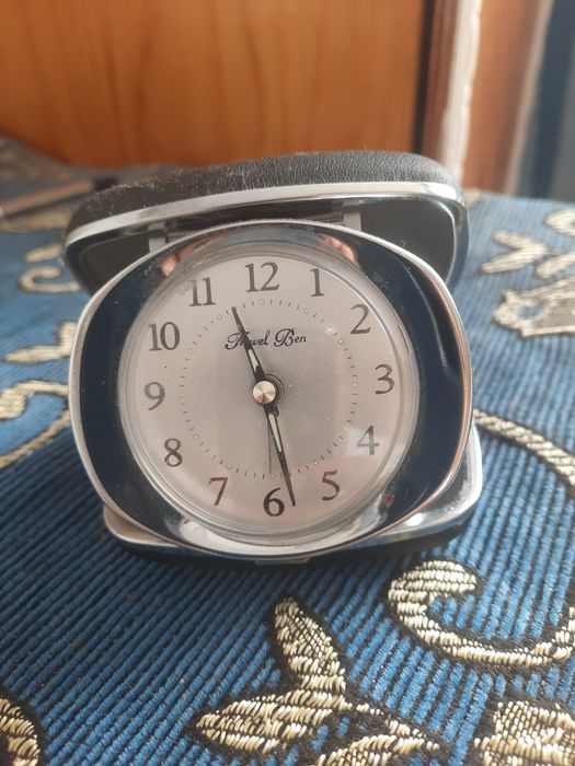 Часы уникальные кварцевые