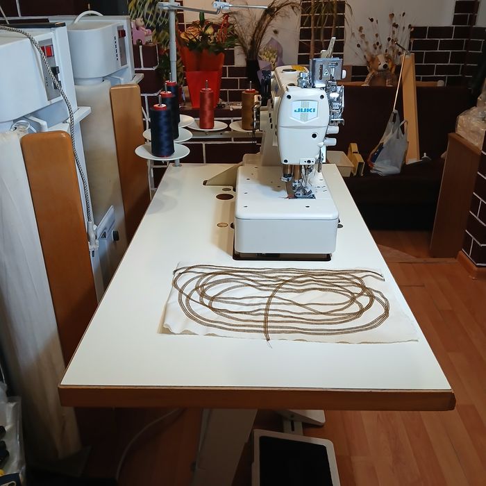 Masina de cusut JUKI typ uberdeck cu 3 ace 5 fire