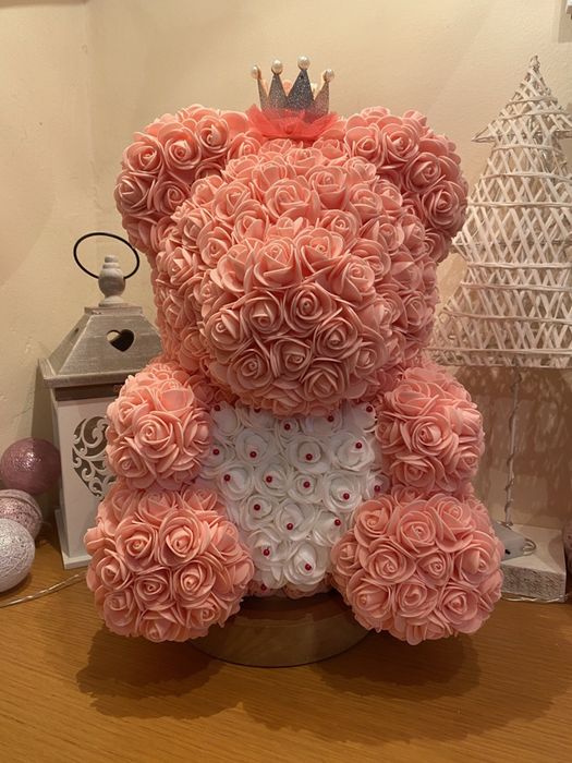 Ursuleti din trandafiri de spuma si aranjamente din flori de sapun