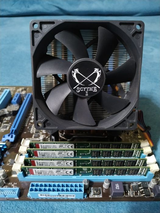 Asus P8B75-V + Intel I7 3770 + Kingston 16 GB RAM + Scythe Katana III