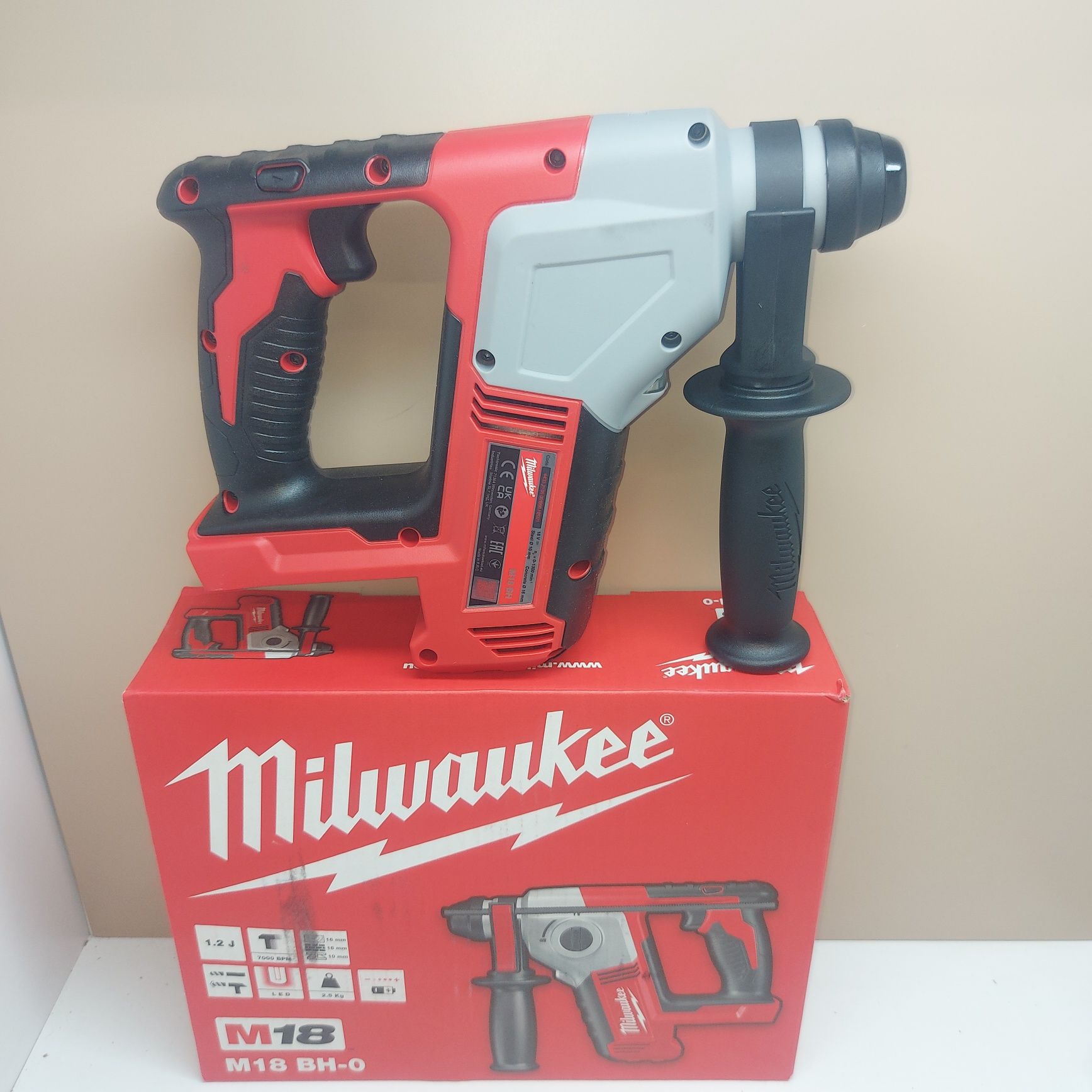 Акумулаторен перфоратор Milwaukee M18 BH-0