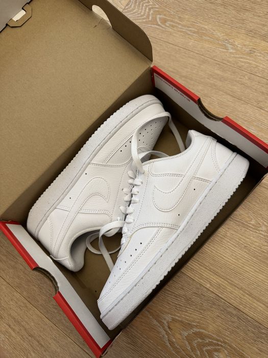 Nike кроссовки новые