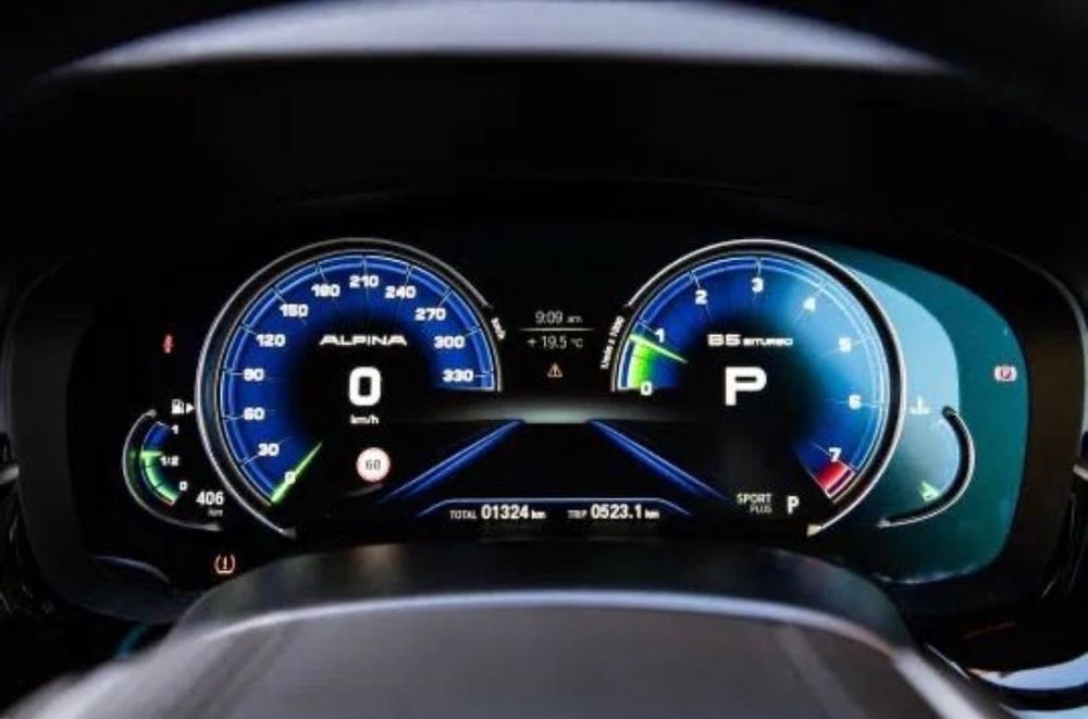 Codare / Activare funcții / Rapoarte
istoric / Ștergere erori BMW