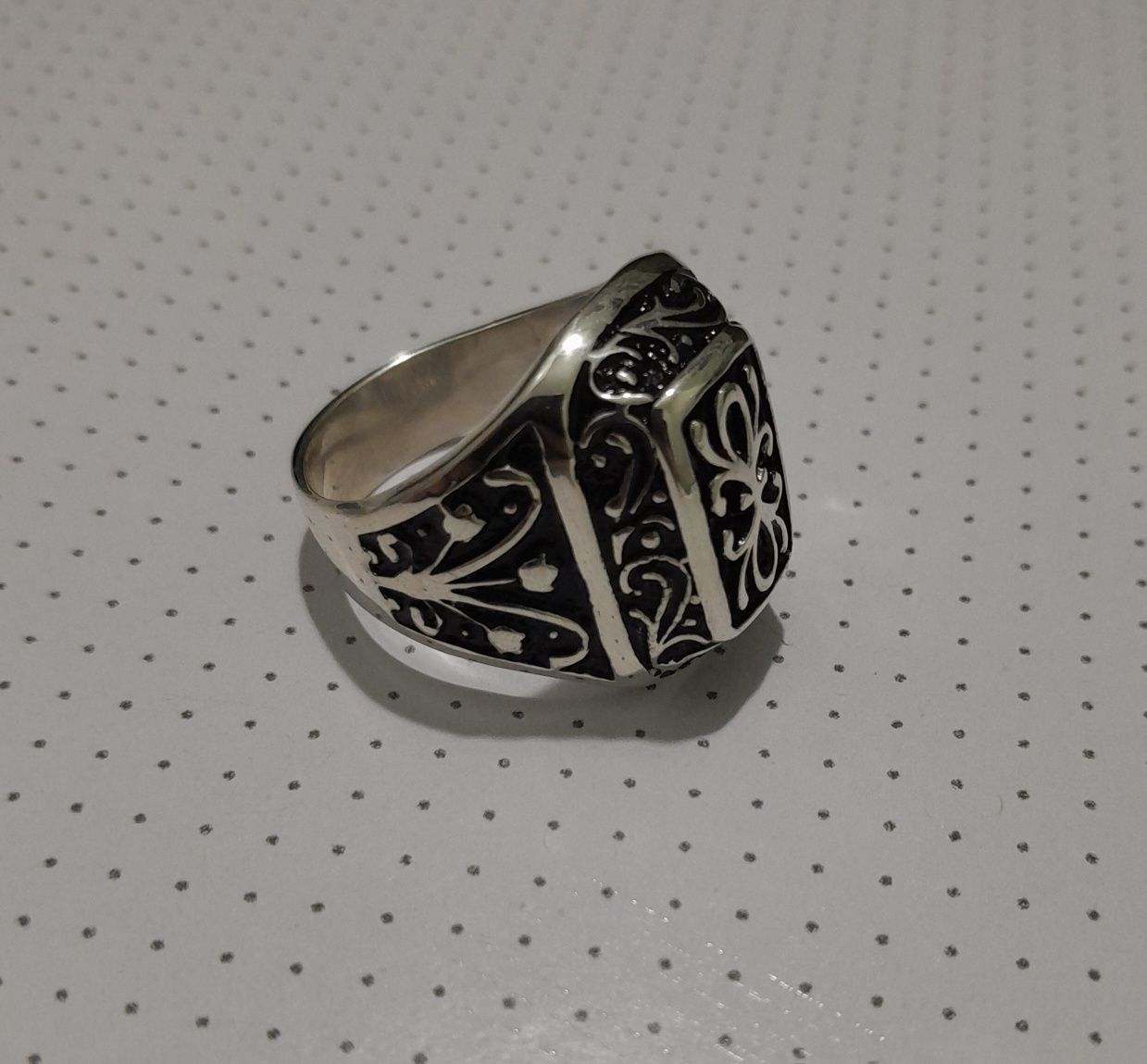 Кольцо мужское серебряное.Перстень.