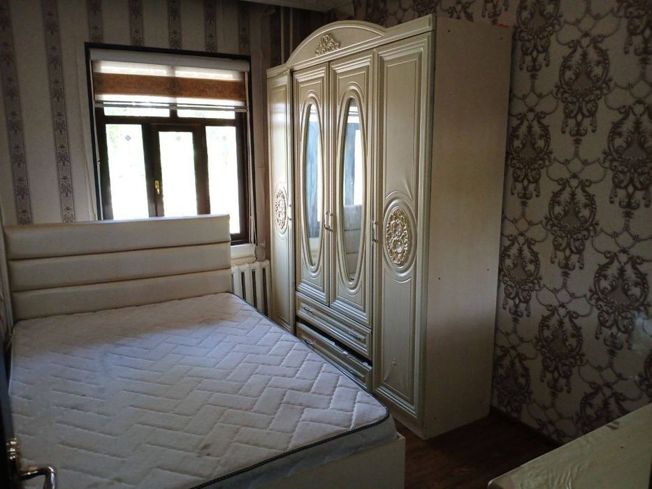 Юнусобод 10 двух комнатная продается квартира