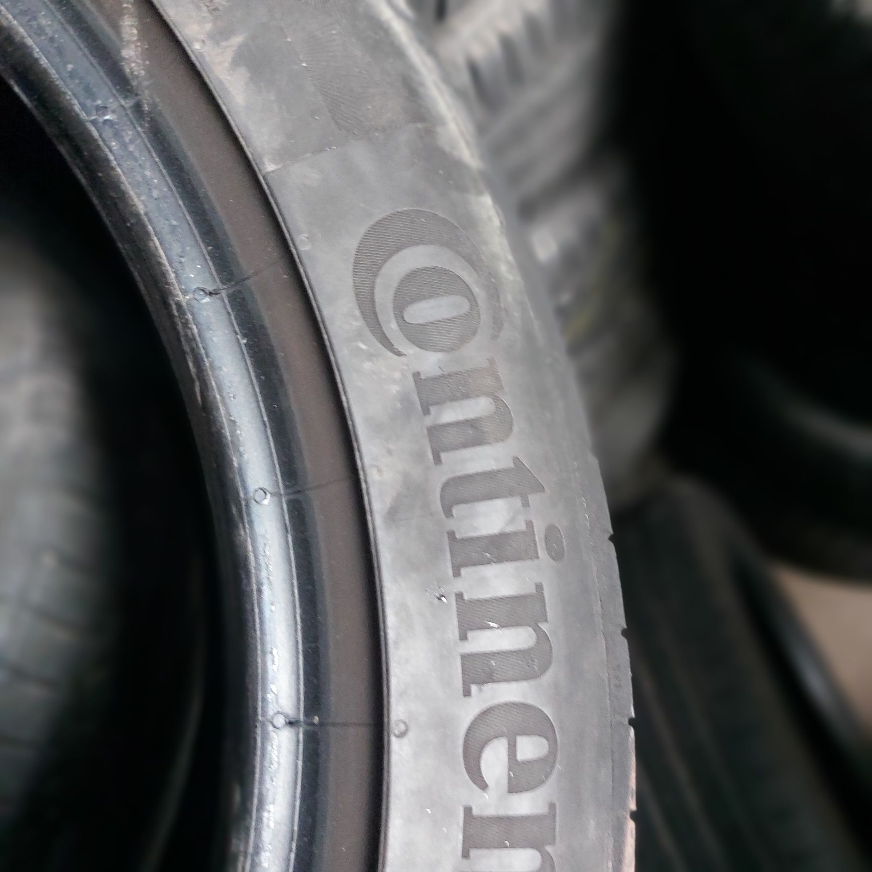 225/45/17"Continental 2бр.гуми