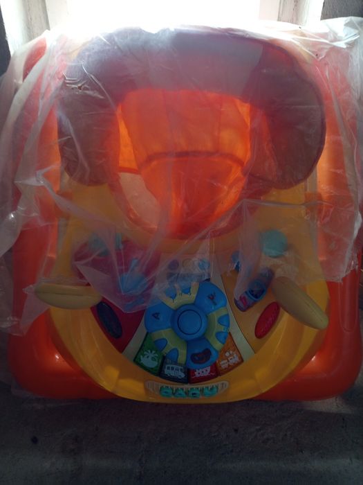 Проходилка,Стол за хранене и триколка