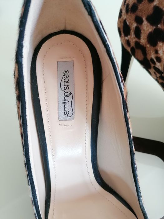 Pantofi clasici cu toc cui. Piele naturala