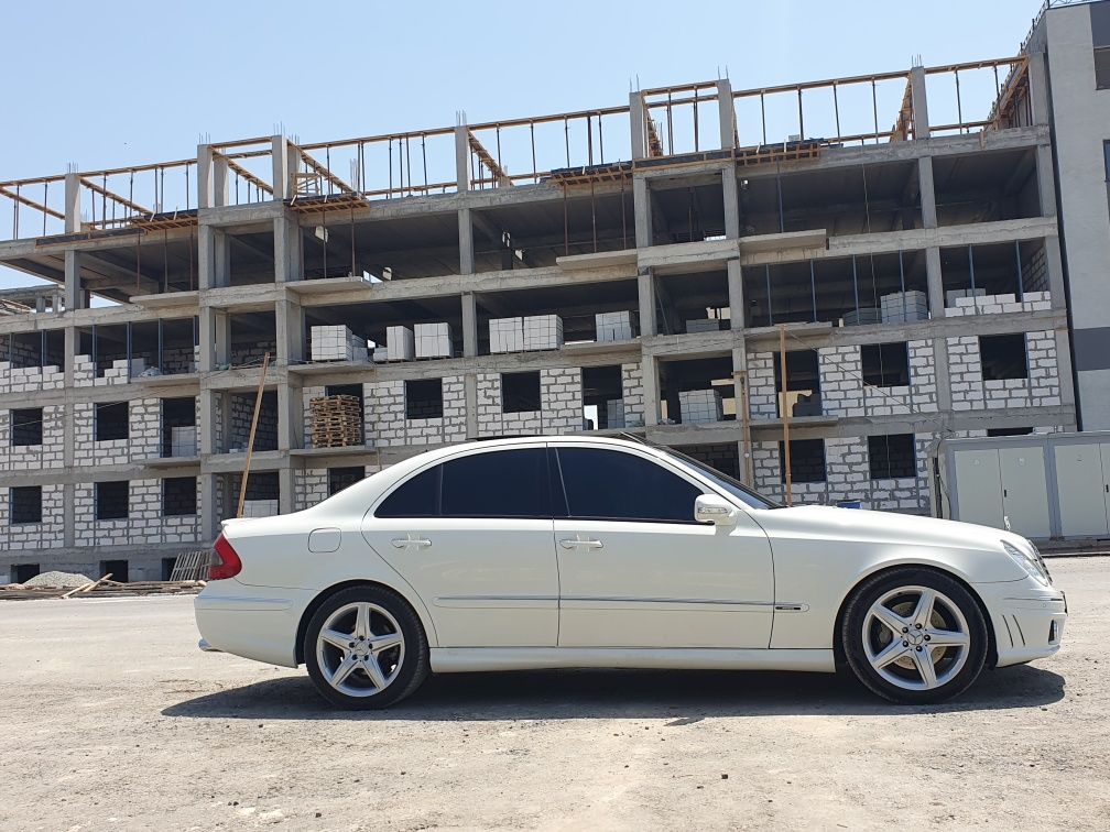 Mercedes Benz W211 E300 Amg