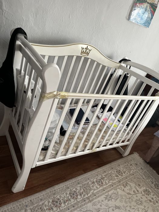 Отдам детскую кроватку.